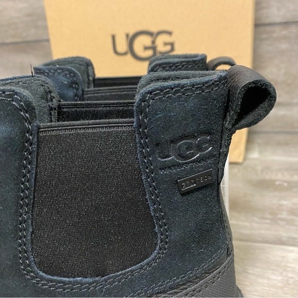 UGG | Adirondack III Chelsea Boots In Black New In Box - Picture 5 of 11